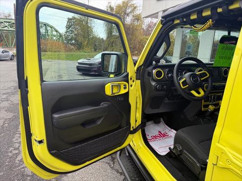 Used 2023 Jeep Wrangler Unlimited Sport AWD/4WD image 14