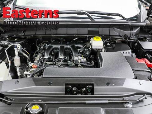 Used 2024 Nissan Pathfinder S image 7