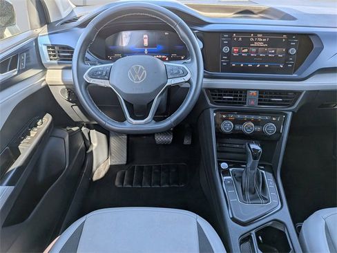Certified 2024 Volkswagen Taos SE image 17