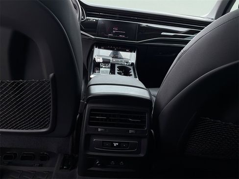 Used 2022 Audi Q7 3.0T Premium image 29