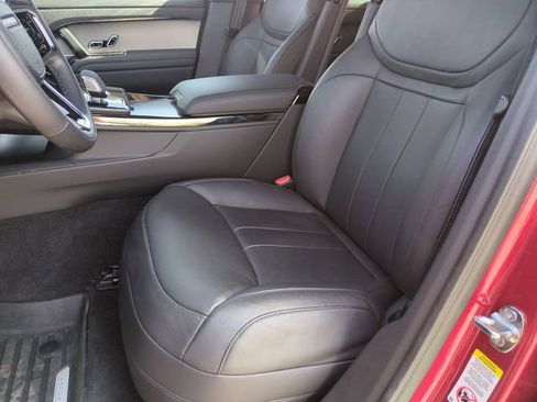 Used 2025 Land Rover Range Rover Sport S image 12