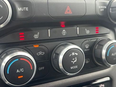 Used 2022 RAM 1500 Big Horn AWD/4WD image 30