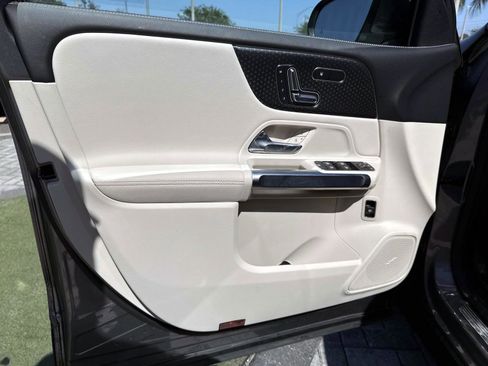 Certified 2026 Mercedes-Benz GLB 250 4MATIC image 17