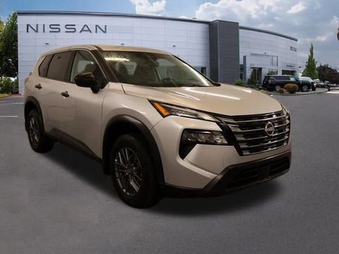 Used 2025 Nissan Rogue S image 1