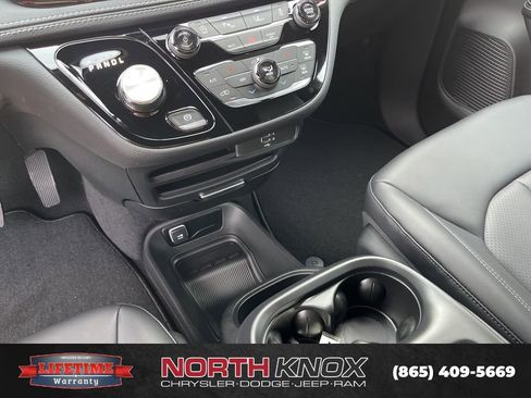 New 2026 Chrysler Pacifica Select image 11