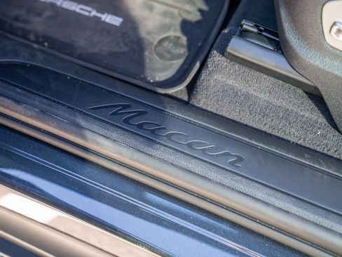 Certified 2026 Porsche Macan AWD/4WD image 12