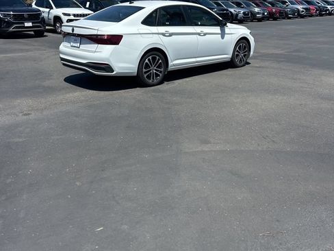 Used 2025 Volkswagen Jetta Sport FWD image 6