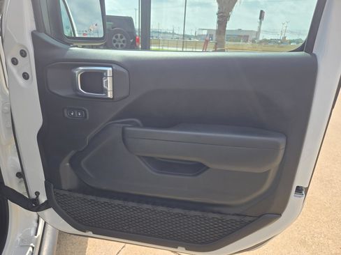 Used 2023 Jeep Wrangler Unlimited Sport AWD/4WD image 26