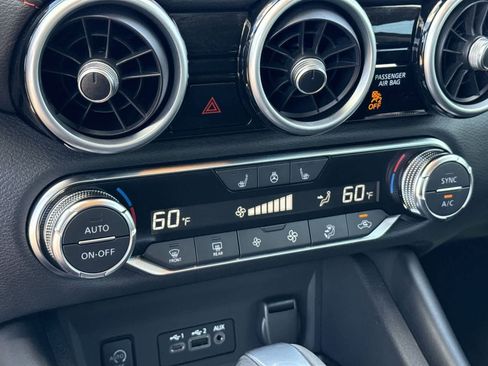 Used 2025 Nissan Sentra SR w/ SR Premium Package image 23