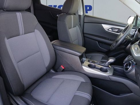 Used 2025 Chevrolet Blazer LT FWD image 17