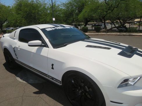 Used 2010 Ford Mustang Shelby GT500 RWD image 9