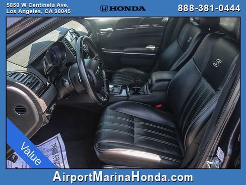 Used 2018 Chrysler 300 S RWD image 14
