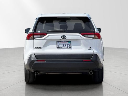 Used 2022 Toyota RAV4 LE image 5