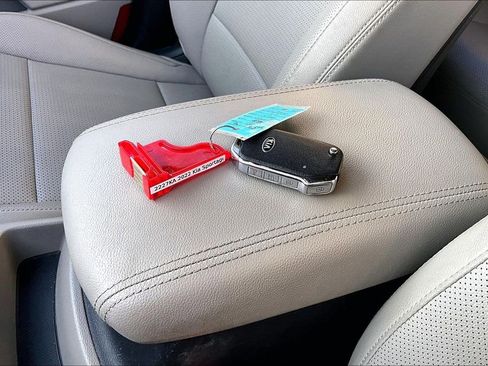 Certified 2022 Kia Sportage Nightfall Edition image 10