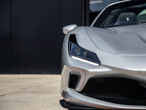 Used 2022 Ferrari F8 Tributo image 27