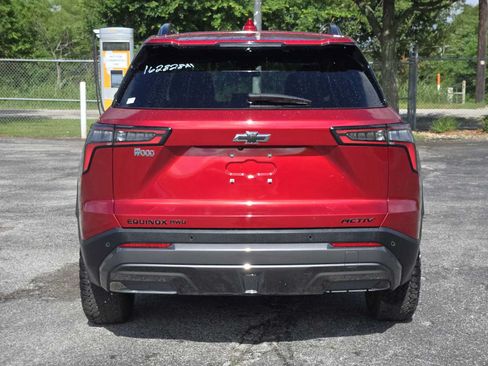 Certified 2025 Chevrolet Equinox ACTIV AWD/4WD image 6