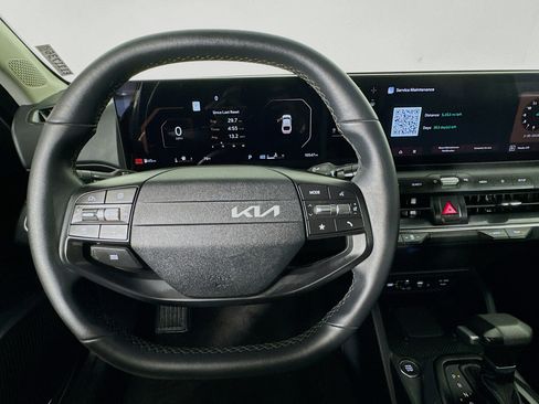 Used 2025 Kia K4 EX image 11