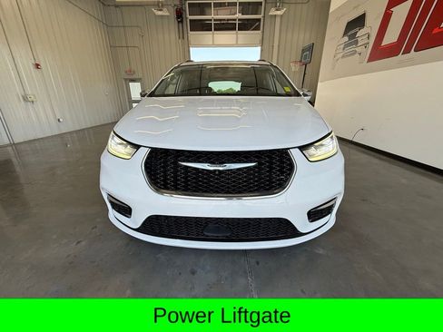Used 2022 Chrysler Pacifica Limited FWD image 9