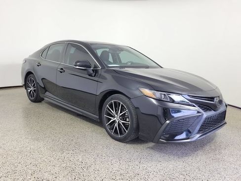 Used 2023 Toyota Camry SE w/ Convenience Package FWD image 4