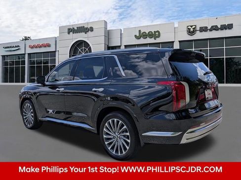 Used 2025 Hyundai Palisade Calligraphy FWD image 5