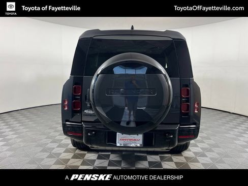 Used 2025 Land Rover Defender 130 X-Dynamic SE AWD/4WD image 12