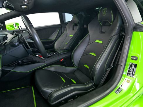 Used 2020 Lamborghini Huracan EVO AWD/4WD image 3