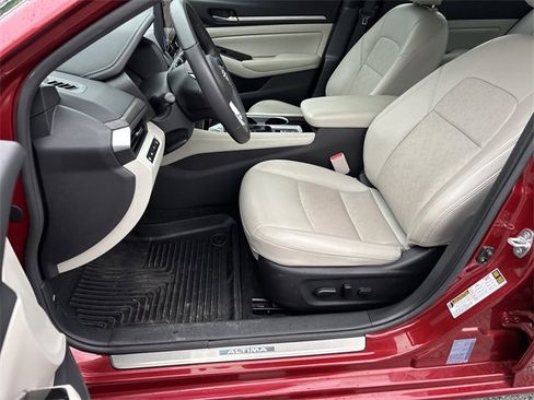 Used 2024 Nissan Altima 2.5 SL image 16