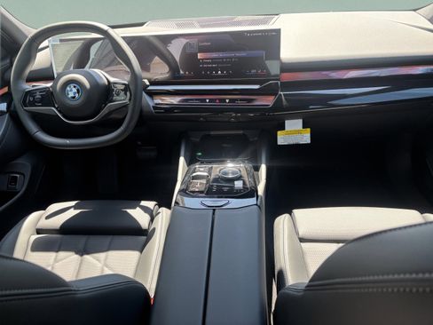 New 2026 BMW i5 eDrive40 RWD image 7