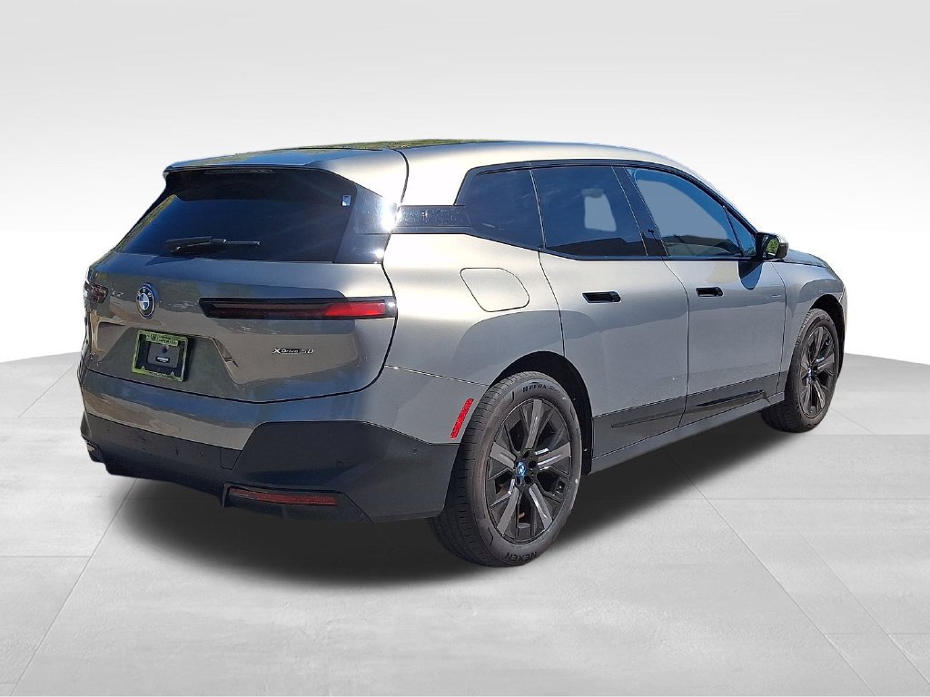 Used 2023 BMW iX xDrive50 AWD/4WD image 6