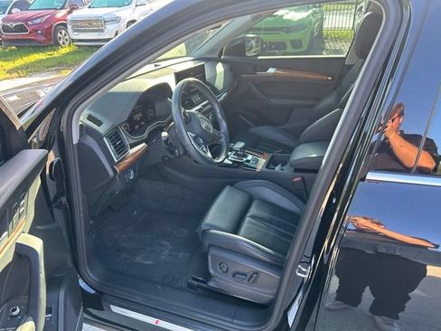 Used 2023 Audi Q5 2.0T Premium Plus w/ Premium Plus Package AWD/4WD image 5
