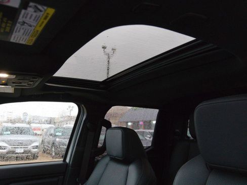 Used 2025 Toyota Tacoma TRD Off-Road image 17