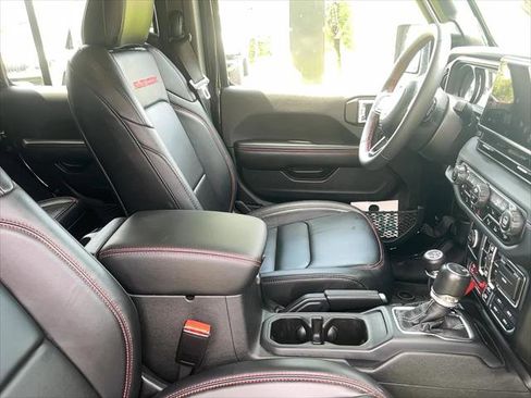 Certified 2024 Jeep Wrangler Unlimited Rubicon image 17