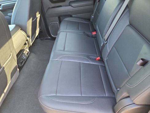 Used 2025 GMC Sierra 1500 SLT AWD/4WD image 23