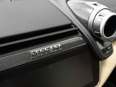 Used 2020 Ferrari GTC4Lusso image 31