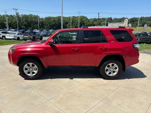 Used 2019 Toyota 4Runner SR5 AWD/4WD image 4