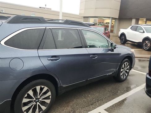 Used 2016 Subaru Outback 2.5i Limited AWD/4WD image 4