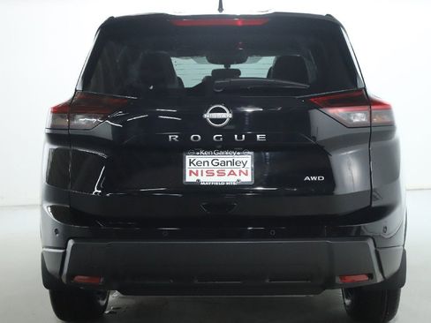 Certified 2026 Nissan Rogue SV image 41