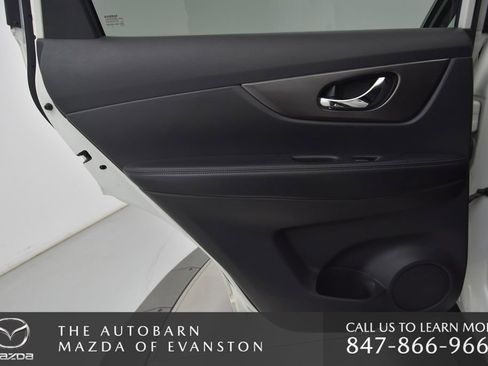 Used 2016 Nissan Rogue SV image 30