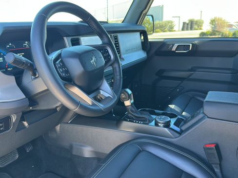Used 2025 Ford Bronco Outer Banks image 12