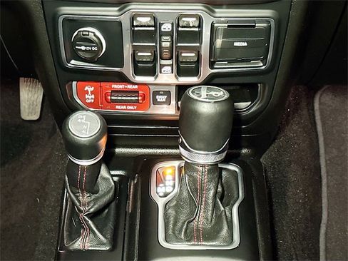 Used 2018 Jeep Wrangler Unlimited Rubicon w/ LED Lighting Group image 14