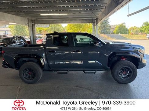 Used 2025 Toyota Tacoma TRD Pro AWD/4WD image 4