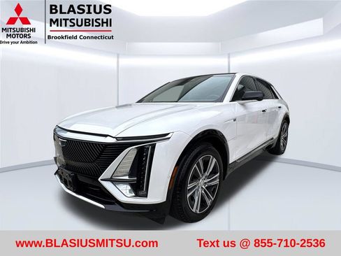 Used 2024 Cadillac Lyriq Luxury AWD/4WD image 1