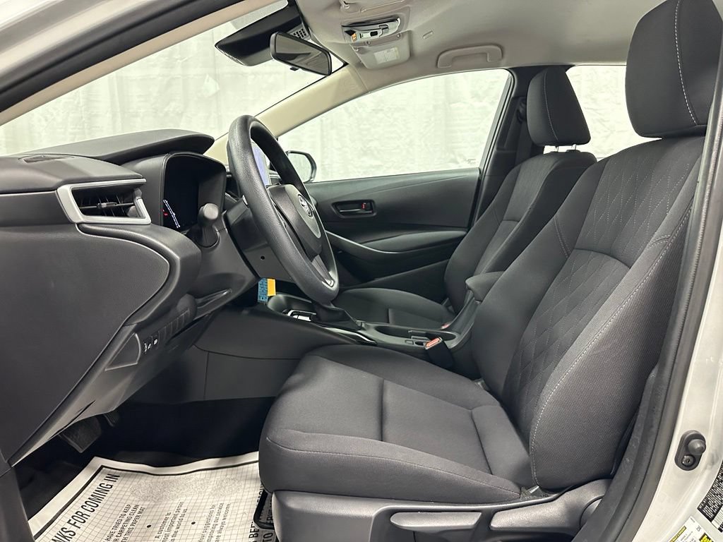 Used 2026 Toyota Corolla LE FWD image 13