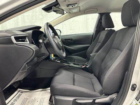 Used 2026 Toyota Corolla LE FWD image 13