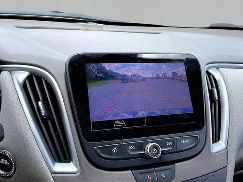 Used 2023 Chevrolet Malibu LS FWD image 11