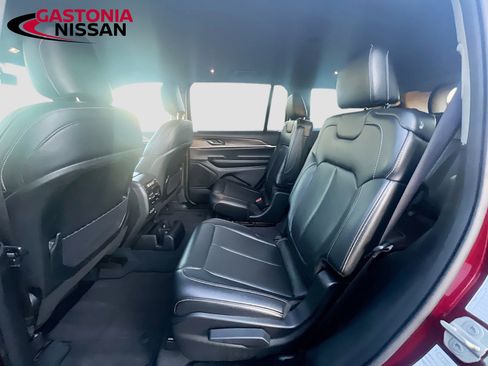 Used 2023 Jeep Grand Cherokee L Limited w/ Luxury Tech Group II image 32