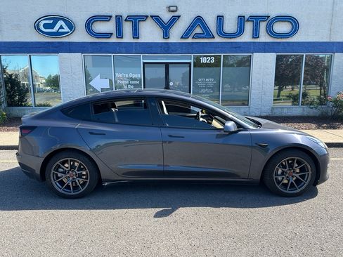Used 2021 Tesla Model 3 Long Range AWD/4WD image 3