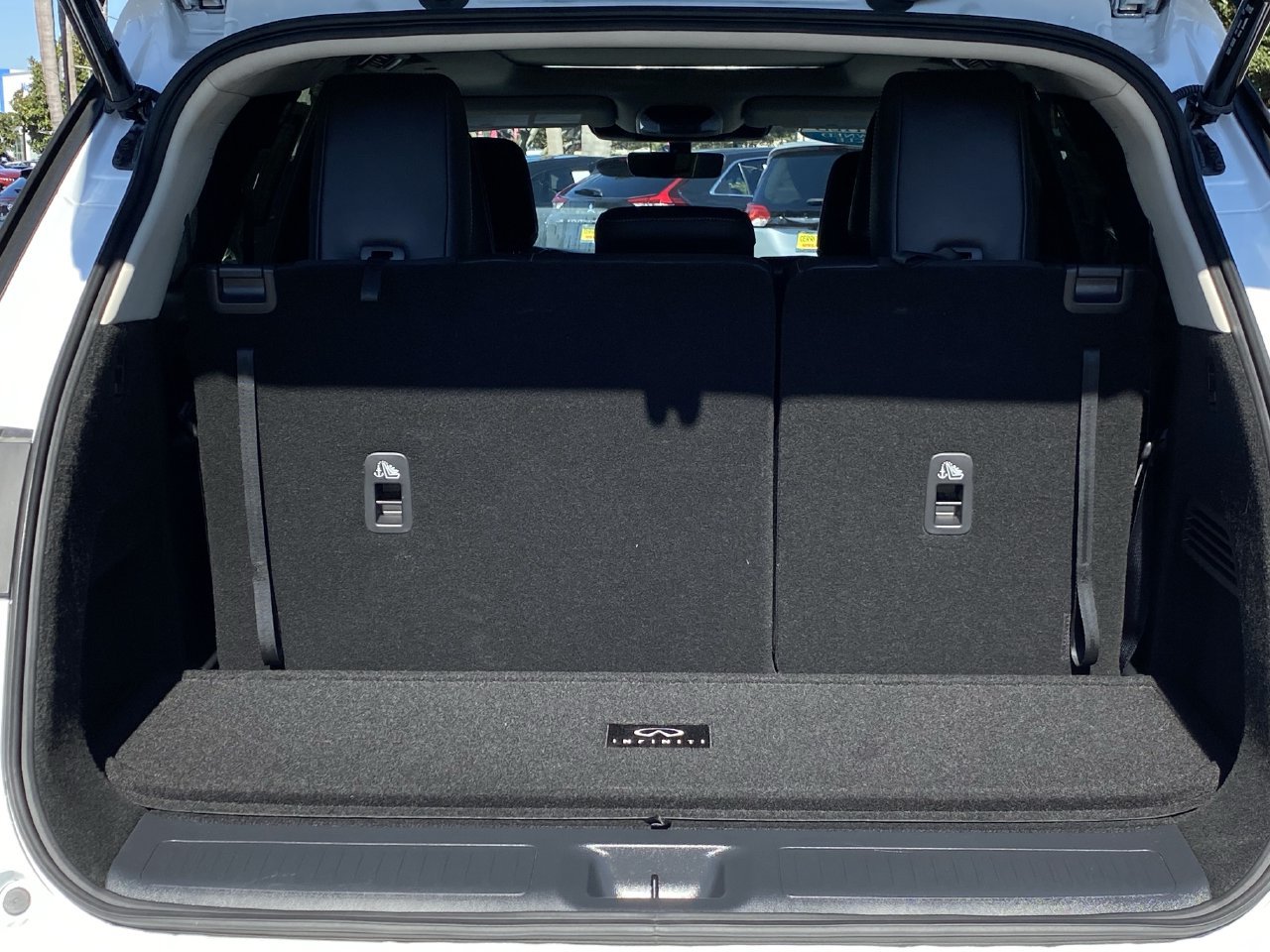 Certified 2027 INFINITI QX60 Luxe w/ Cargo Package FWD image 14
