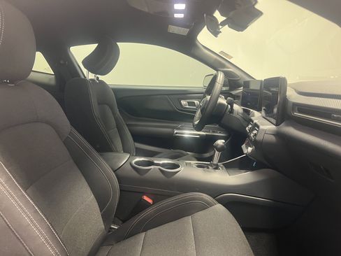 Used 2024 Ford Mustang Coupe image 15