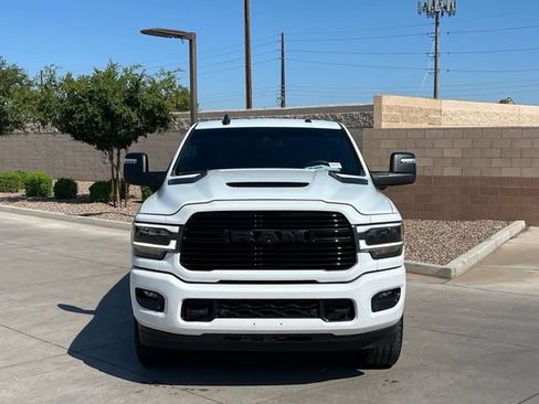 Used 2024 RAM 2500 Laramie AWD/4WD image 3